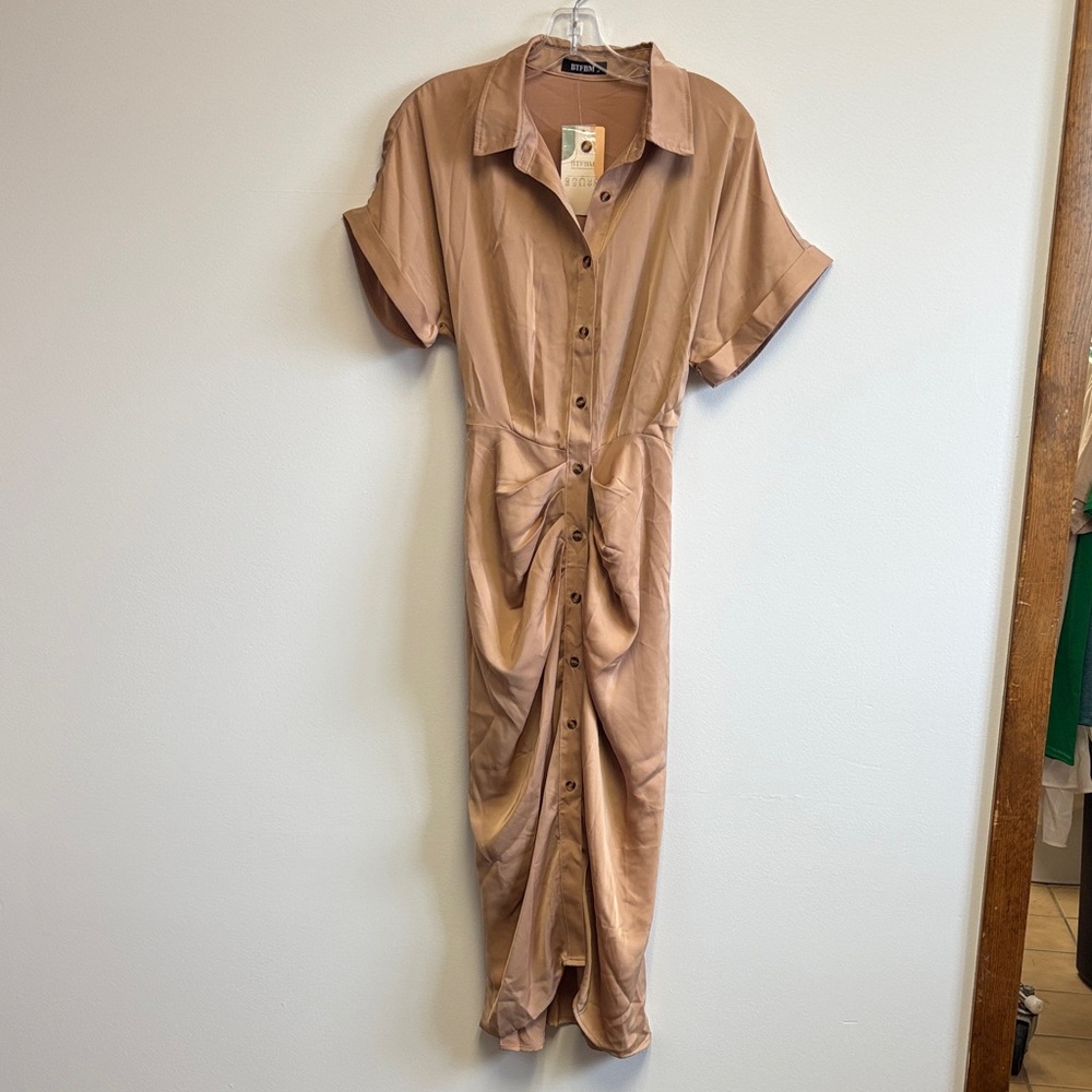 Chic Button-Down Midi Dress in Tan